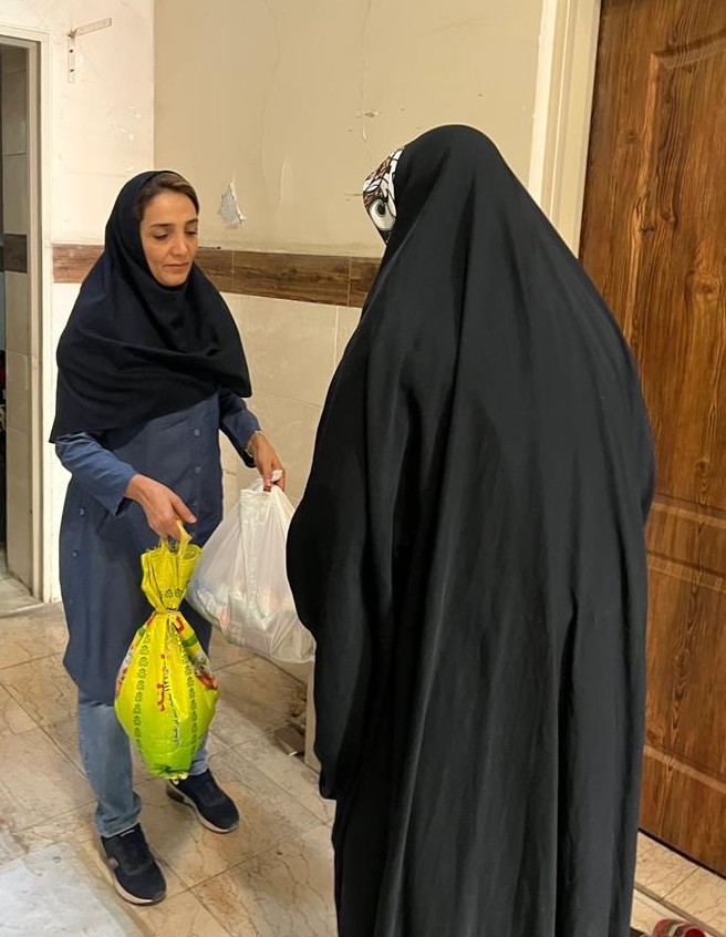 تهیه و توزیع سبد غذایی برای نیازمندان مناطق تحت پوشش مرکز بهداشت جنوب تهران